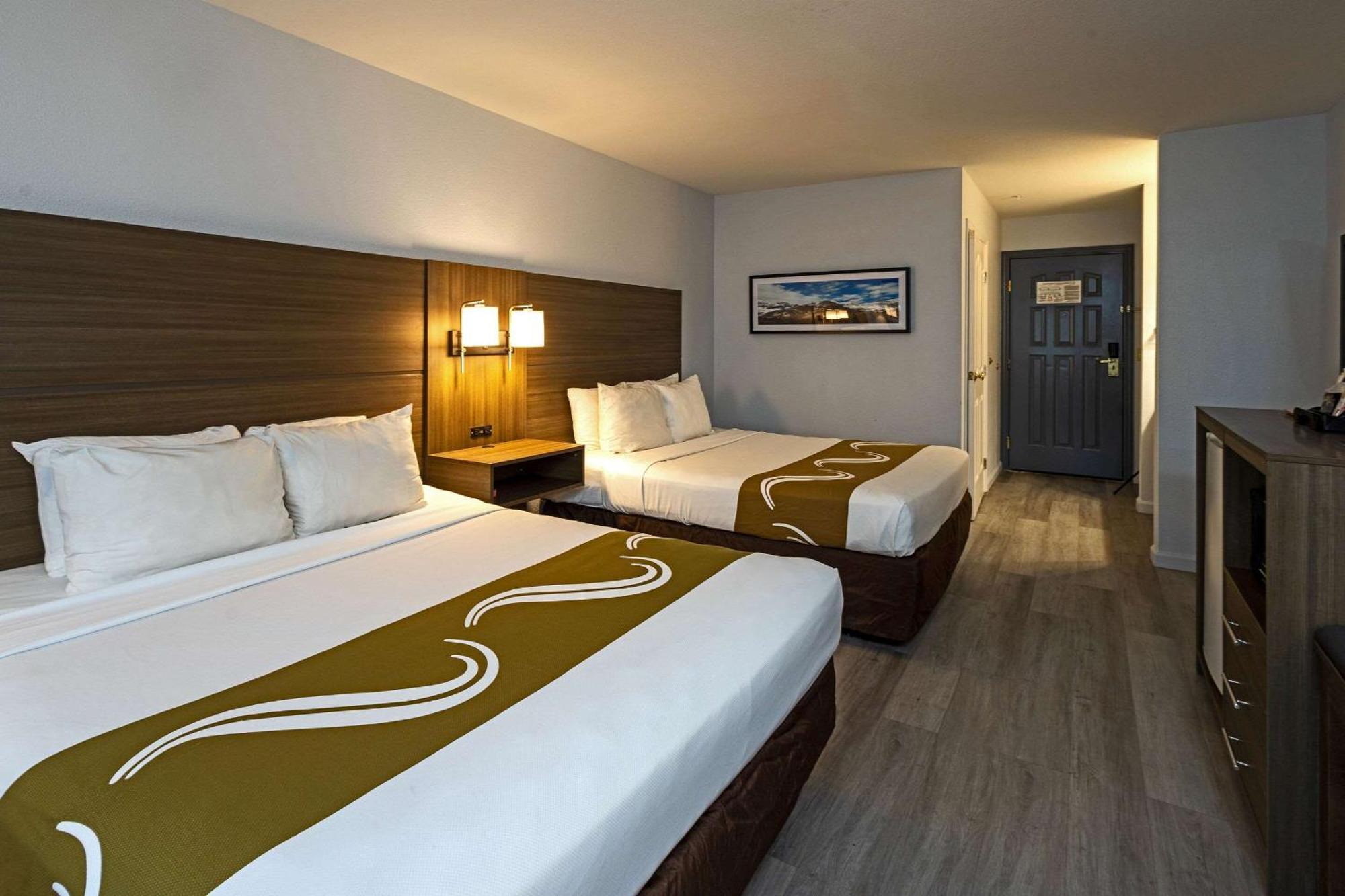 Quality Inn & Suites Tulare Exterior foto