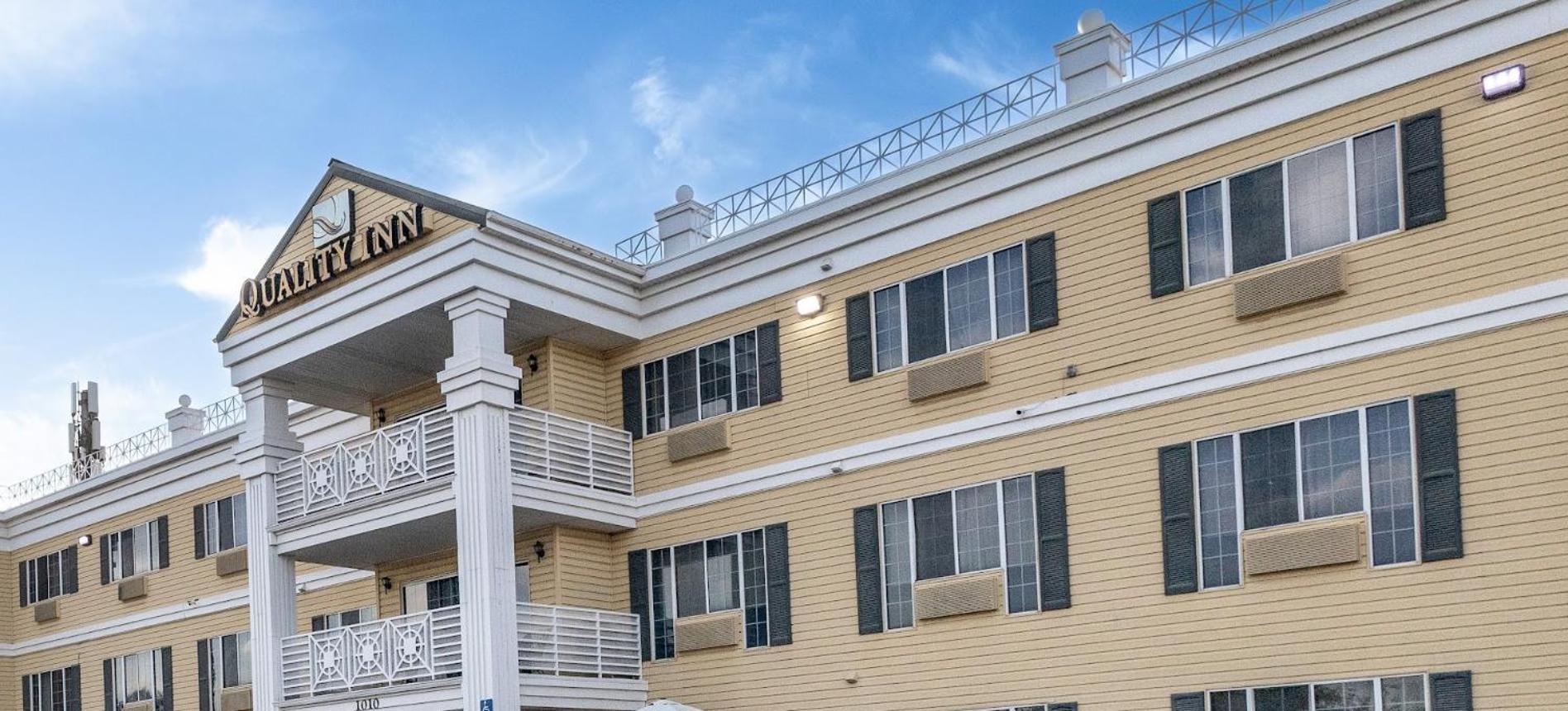 Quality Inn & Suites Tulare Exterior foto