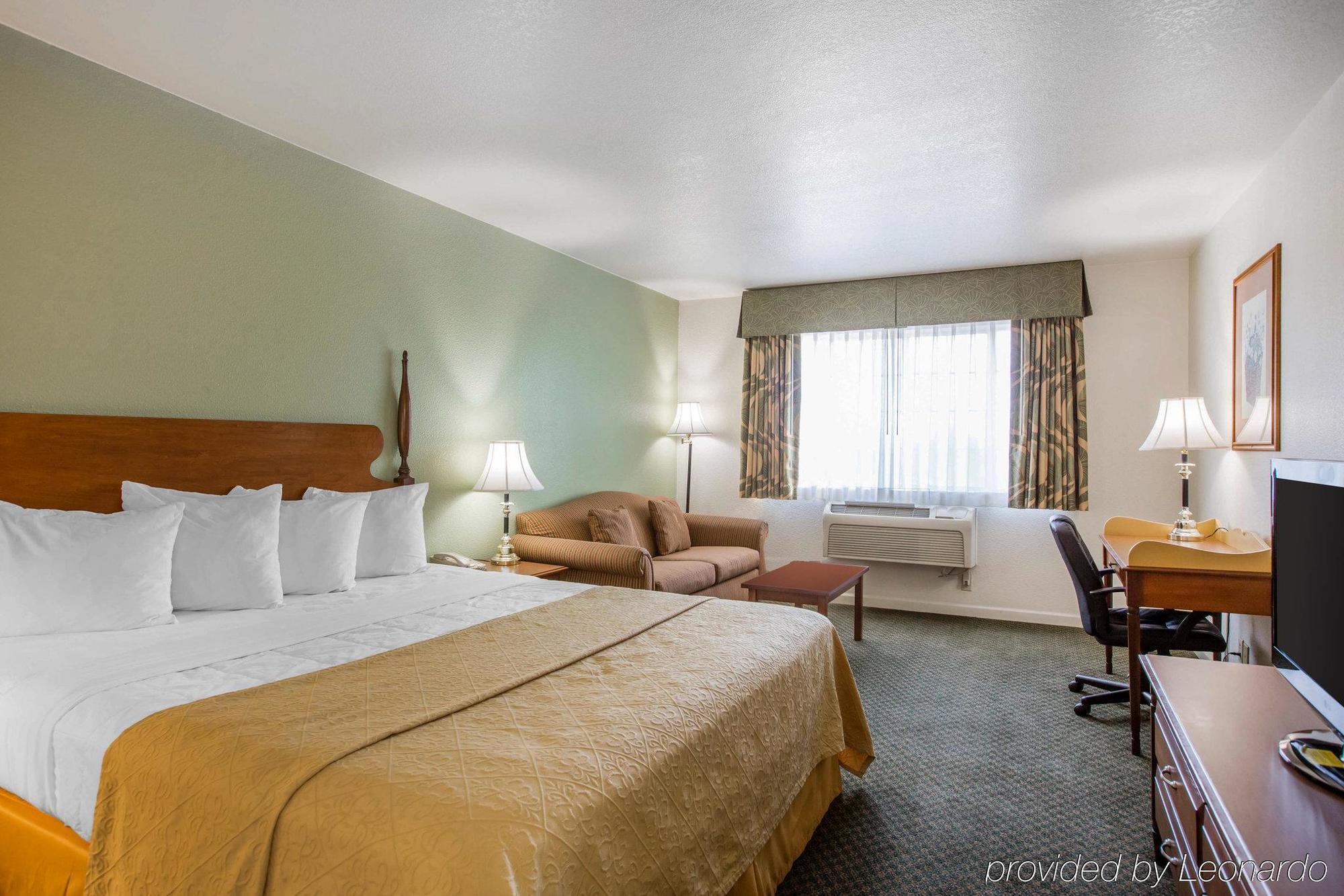Quality Inn & Suites Tulare Exterior foto