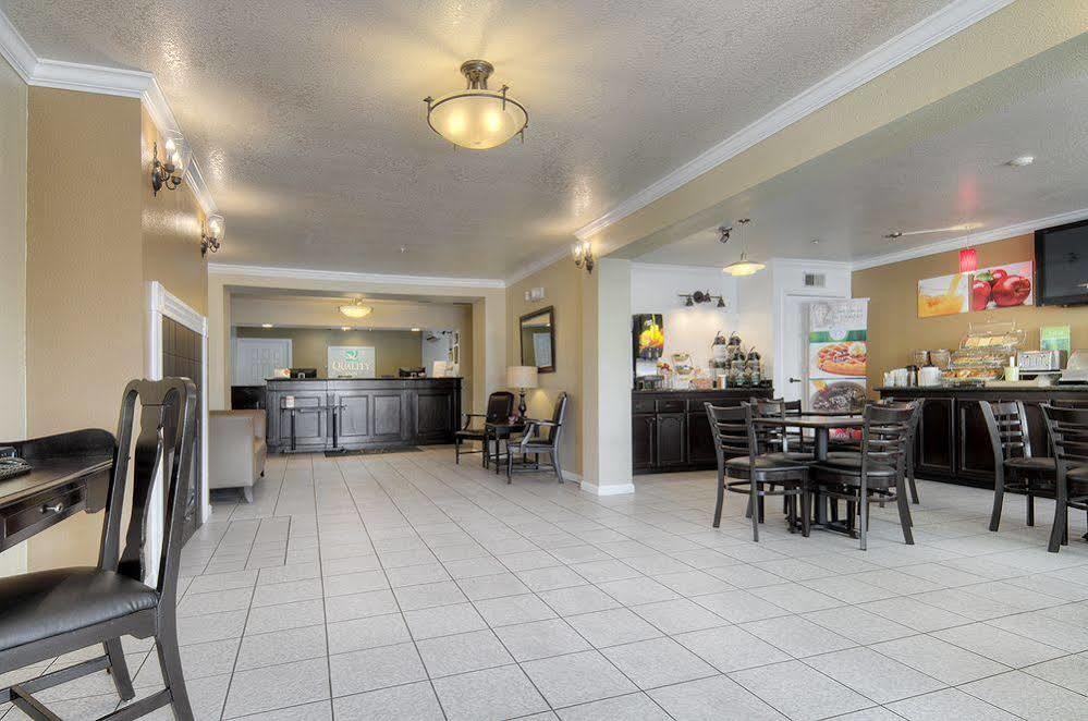 Quality Inn & Suites Tulare Exterior foto